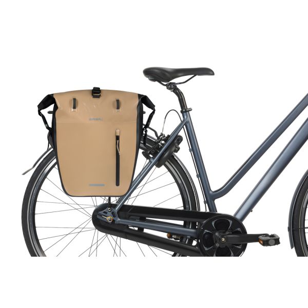 Basil borsa singola da bicicletta rivo l tarpaulin mik 25-31l 14 x 28 x 43 cm - nero sabbia