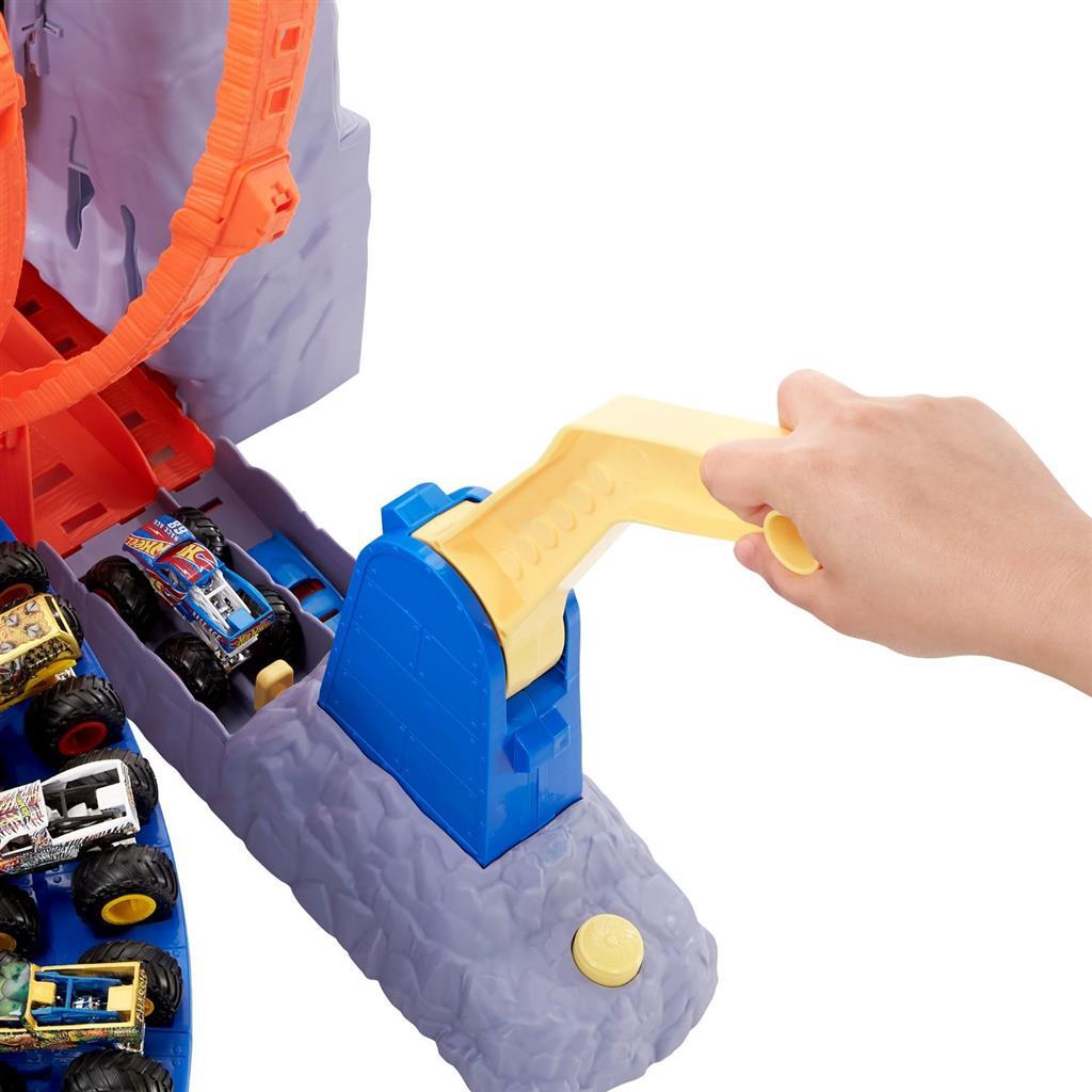 Ruedas calientes Monster Trucks T-Rex Volcano Arena