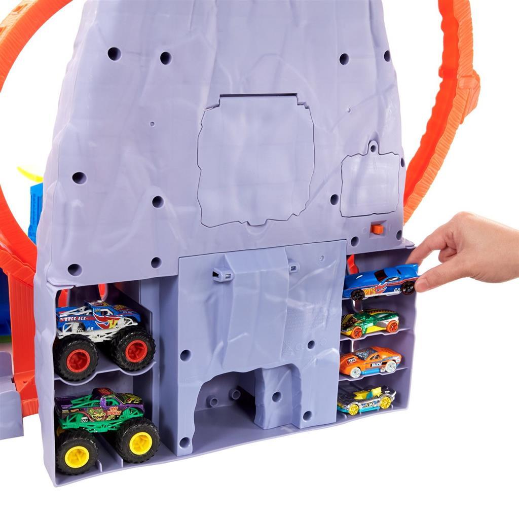 Ruedas calientes Monster Trucks T-Rex Volcano Arena