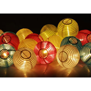 Iluminación de fiesta al aire libre. 20 linternas LED. IP44 Adaptador 240V 10.75m.