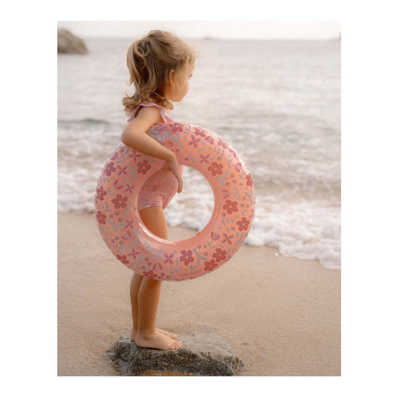 Little Dutch Pink Flower Ring, 50 cm
