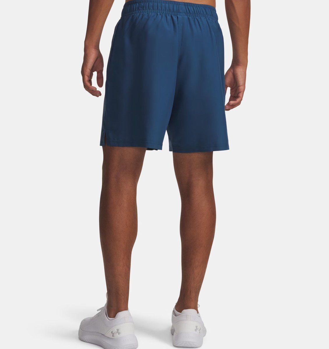 Pantaloni sportivi da uomo corti blu Under Armour UA Tech in tessuto con marchio - blu Wham - bianco