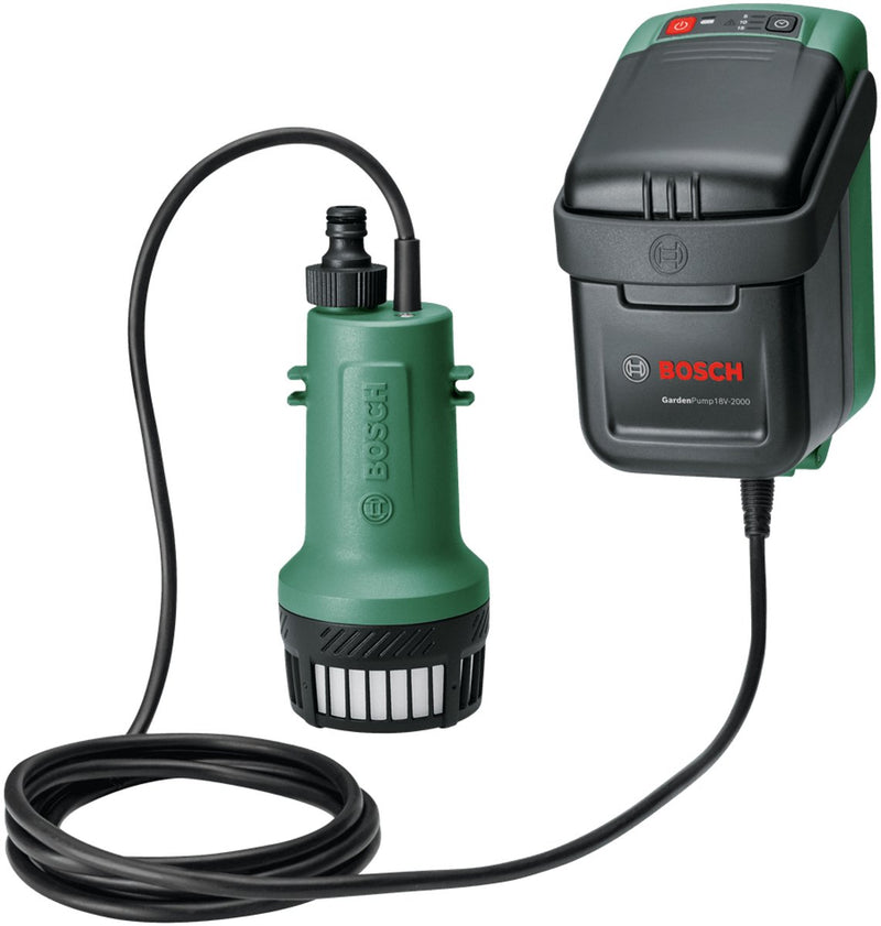 Bosch gardenpump 18v-2000 - bomba de agua de lluvia a batería - incluye manguera de conexión de 2,5 m y cable de alimentación con conectores universales, soporte de montaje con gancho, soporte de montaje en pared y 3 tornillos