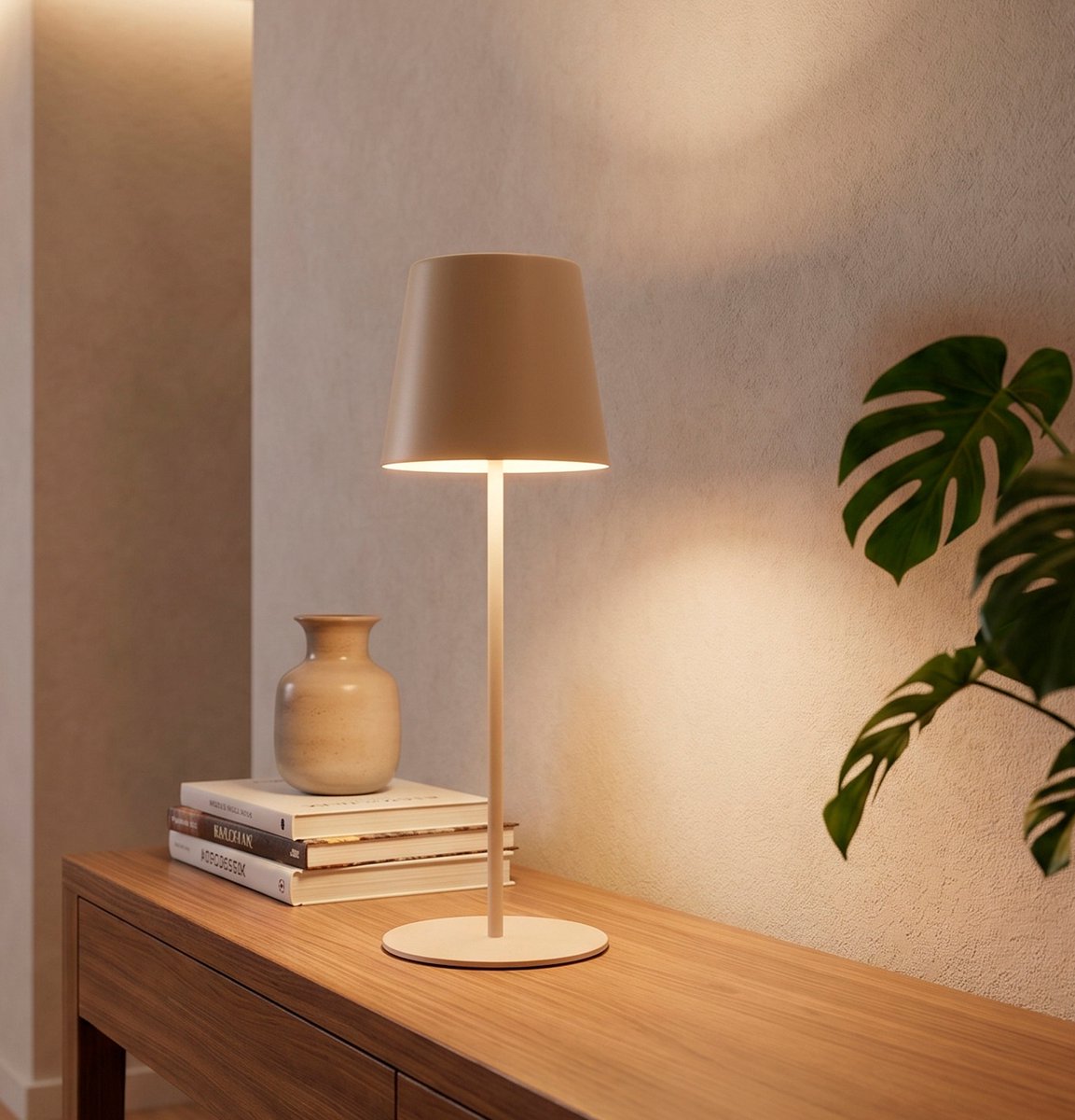 Briloner kiki - lampada da tavolo ricaricabile - dimmerabile - per interni ed esterni - regolabile in altezza - 36 cm x 10,5 cm - beige
