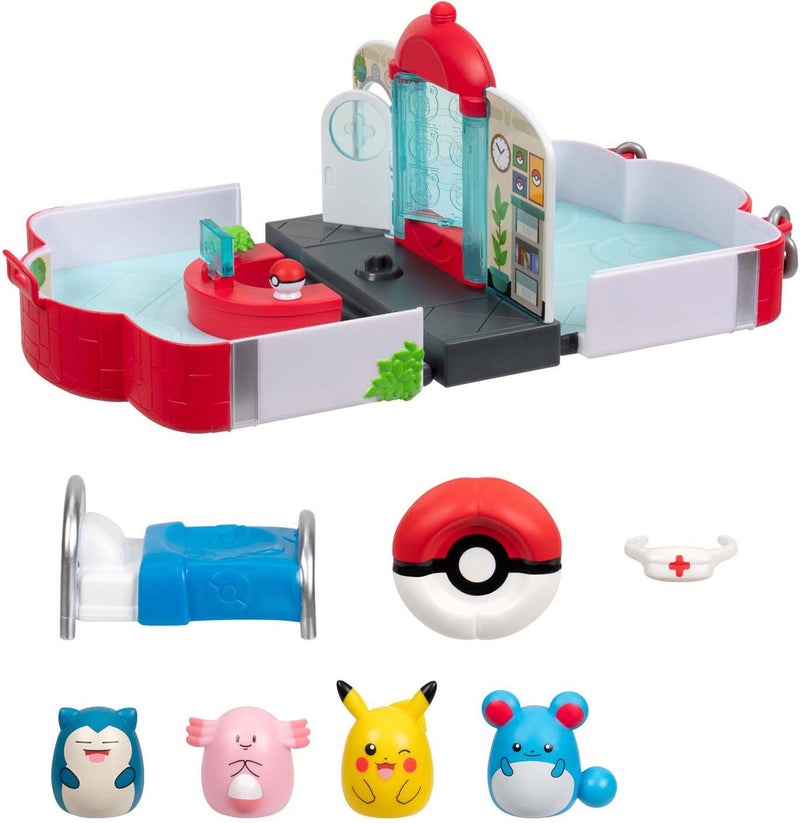 Squish-a-long Jazwares - set da gioco medio (centro Pokemon)