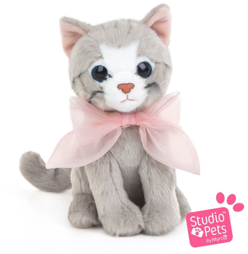 Studio pets knuffel kat bella 16 cm roze met paspoort en koffer.