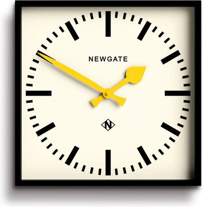 Reloj de pared Newgate número cinco amarillo 33cm