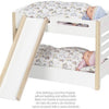 Cama de muñeca de madera de Goki con tobogán