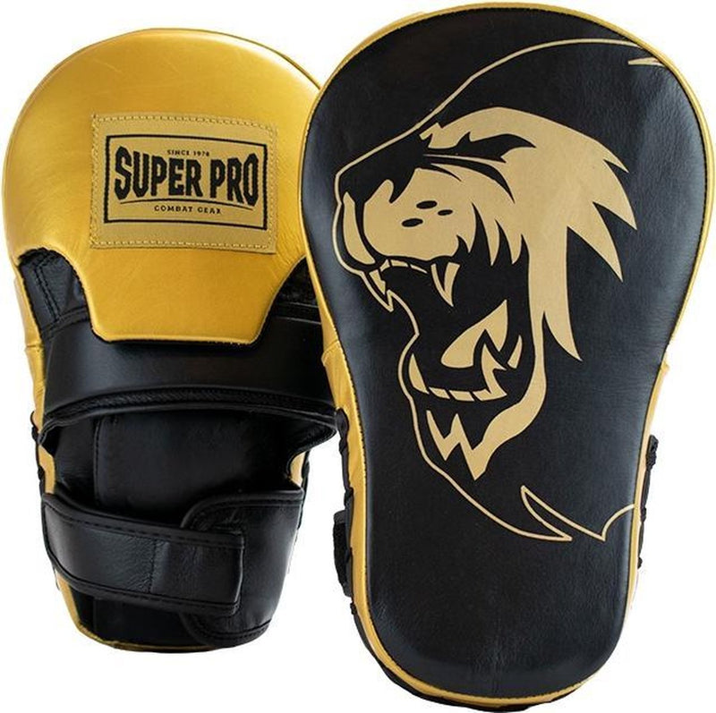 Manoplas Super Pro Combat Gear largas curvadas de cuero negro dorado.