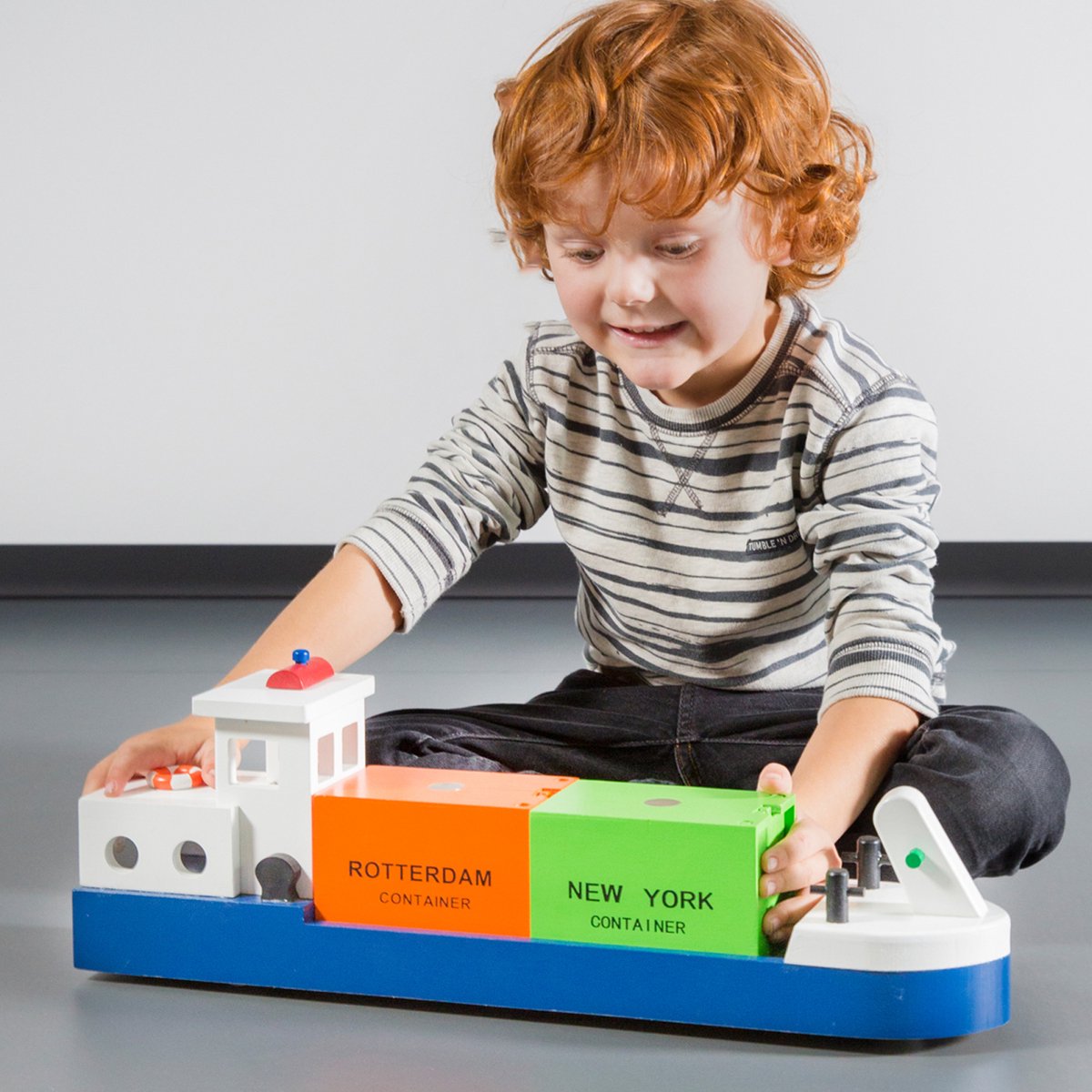 Barca giocattolo in legno New Classic Toys® - chiatta a remi con 2 container