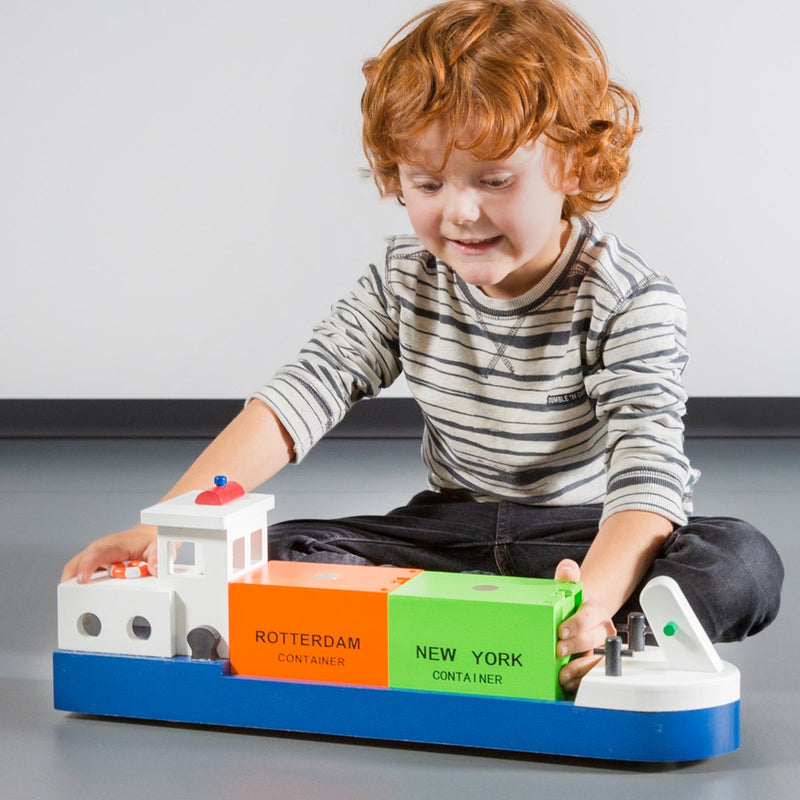 Barca giocattolo in legno New Classic Toys® - chiatta a remi con 2 container