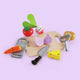 Elementi essenziali per la cucina Hape – Set da cucina giocattolo con tagliere e verdure, 10 pezzi, a partire da 3 anni