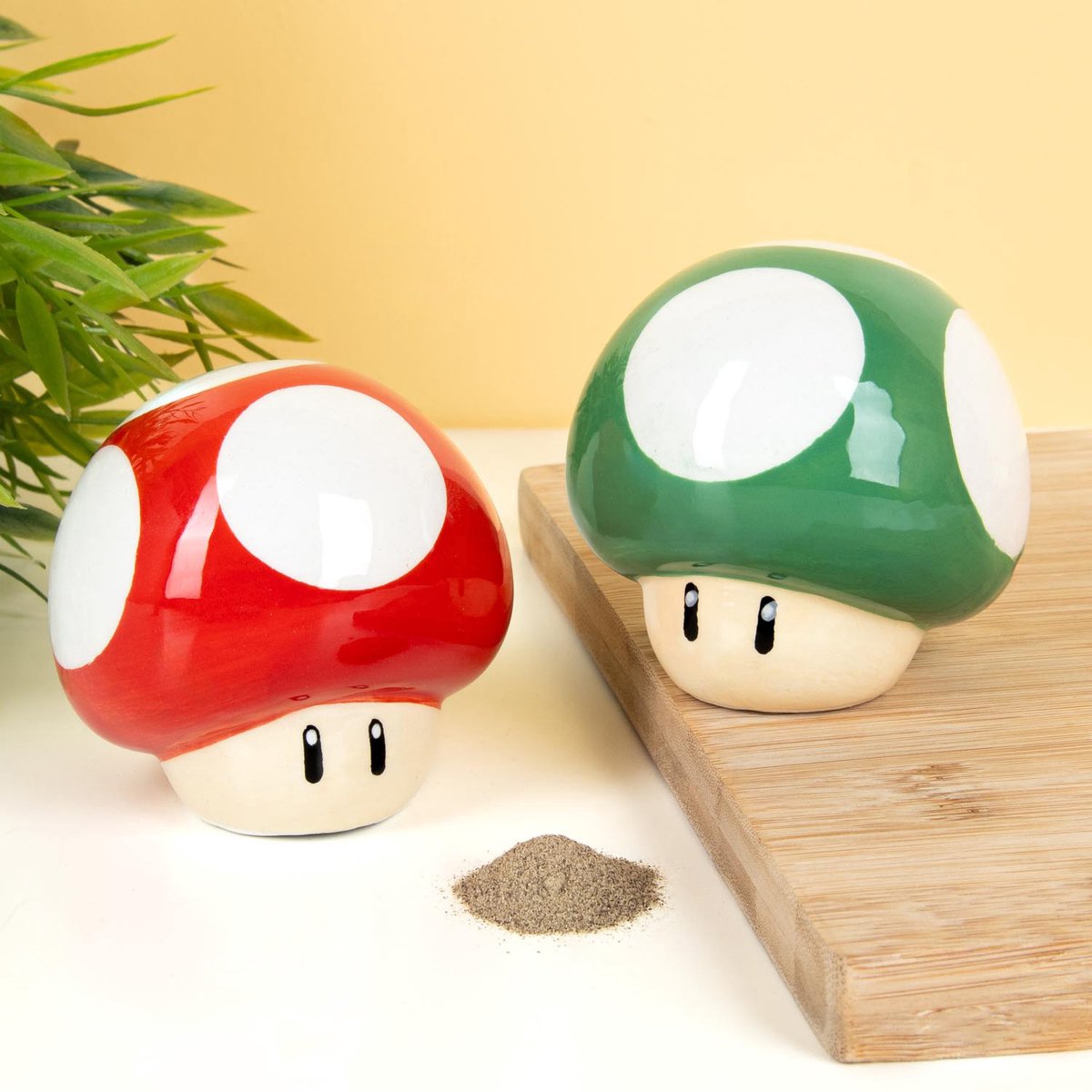 Paladone Super Mario Funghi Sale Pepe - Set spargitore in ceramica Nintendo con licenza ufficiale -