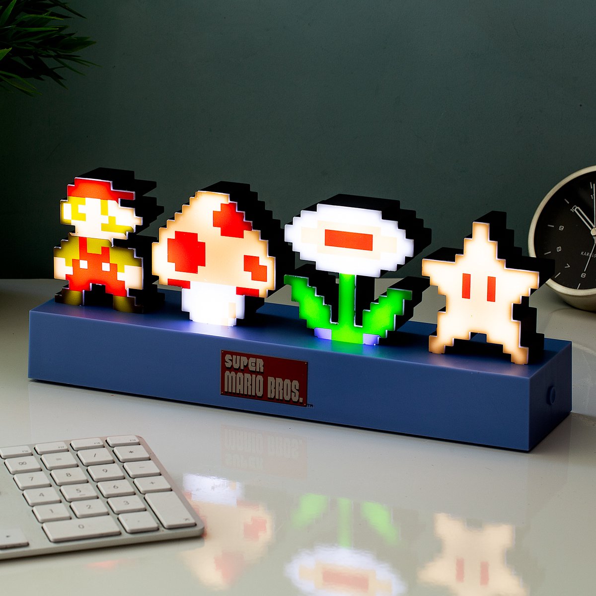 Paladone Super Mario Bros Icons Light - Modo reactivo de sonido con licencia oficial de Nintendo, figura decorativa iluminada de Super Mario, accesorios para dormitorio, decoración de sala de juegos -