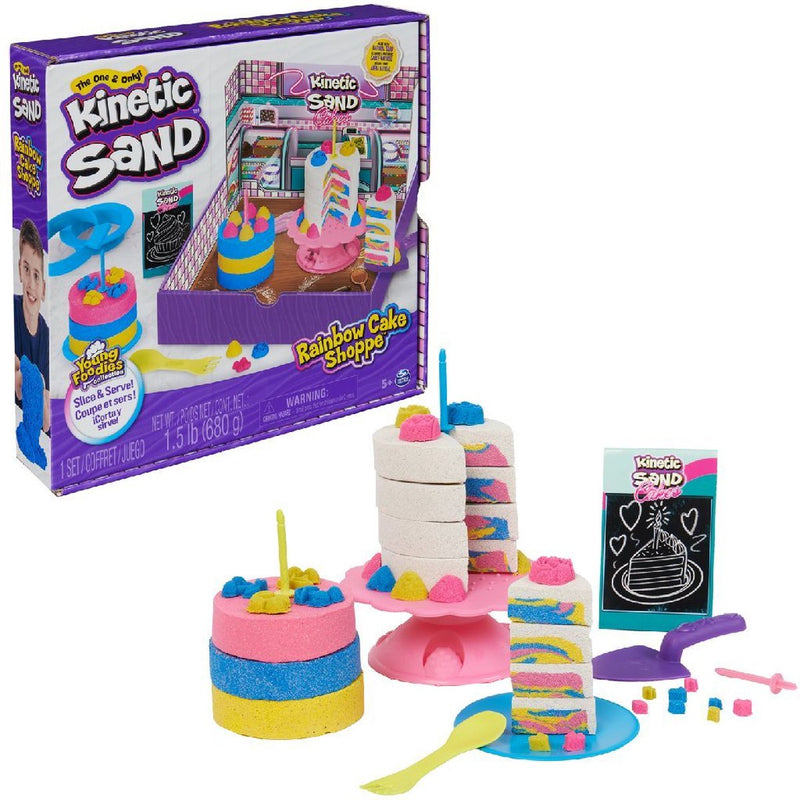 Kinetic Sand - Pasticceria Arcobaleno con 10 utensili da cucina originali e accessori da 680 g - Giocattoli sensoriali