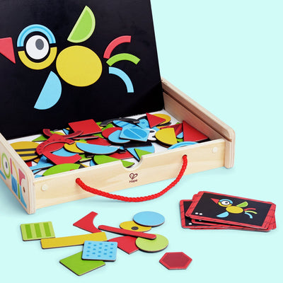 Scatola artistica magnetica Hape - 91 forme magnetiche, 12 carte di ispirazione, giocattoli in legno da 3 anni
