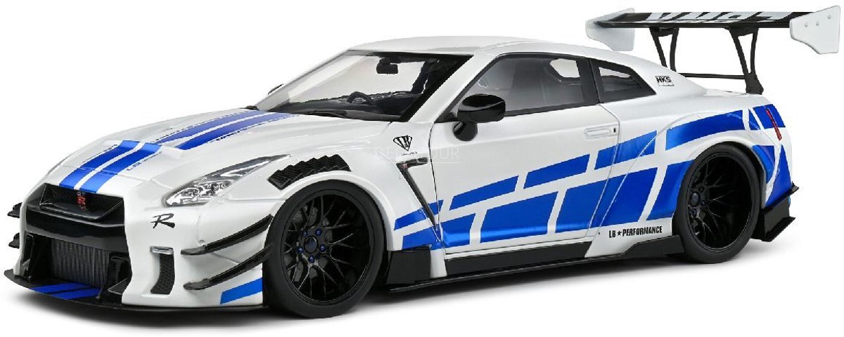 Solido Nissan GT-R (R35) con kit carrozzeria Liberty Walk 2.0 '24, scala argento 1:18