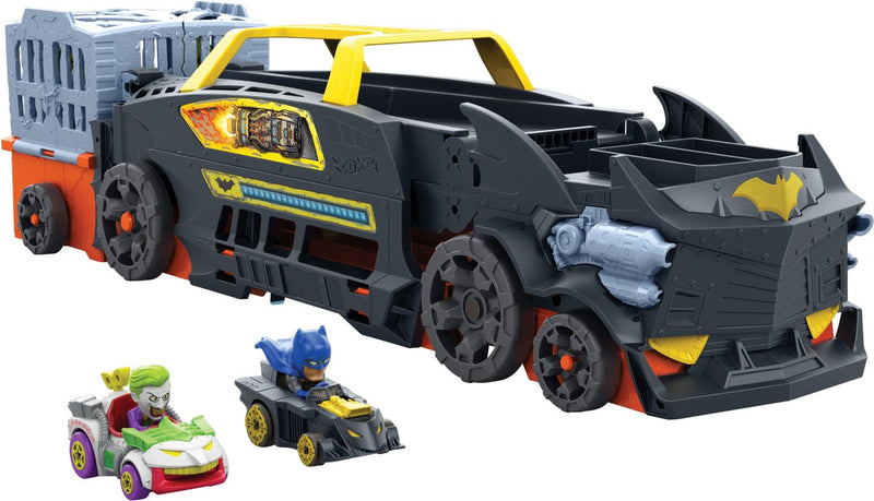 Hot Wheels Racer Fresh Raveverse - Persecución de escape de Batman