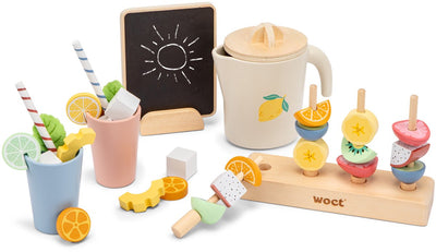 Set da gioco per feste estive in legno Woet ® - stand di limonata - set da 37 pezzi inclusi spiedini di frutta, cubetti di ghiaccio, tazze, brocca e lavagna - cibo e bevande giocattolo - giocattoli di ruolo - da 3 anni