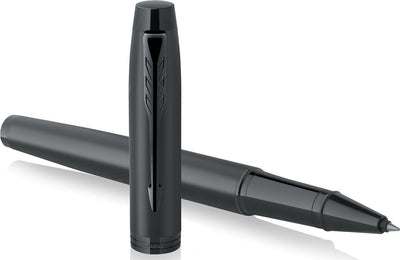 Parker soy bolígrafo roller | negro mate con acabado negro | punta fina con recarga de tinta negra | embalaje de regalo