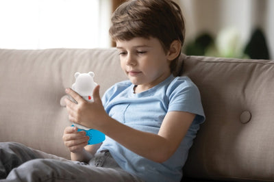 Lexibook 3D design polar bear storyteller with night light, music and color change 17cm (Dutch)