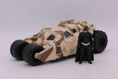 Jada Toys Batman Il Cavaliere Oscuro diecast model 1 24 2008 batmobile camo con figura