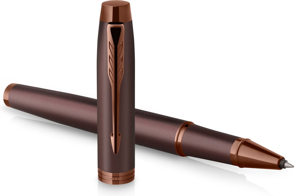 Penna roller Parker im monocromatica | inchiostro nero | Finiture e dettagli bordeaux | bel punto | con confezione regalo