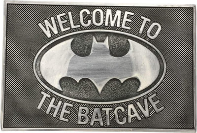 Batman pyramid international - welcome to the batcave 40 x 60 cm deurmat - zwart