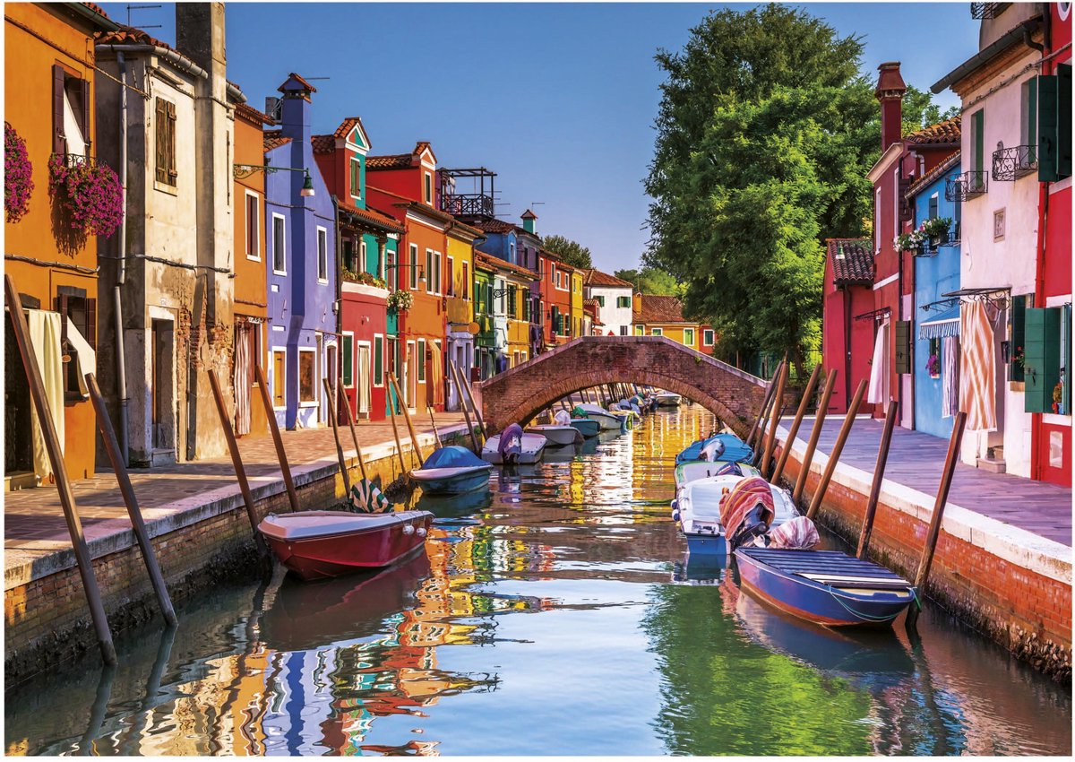 Educa jigsaw puzzle Burano Italy 3000 pieces adult puzzle.