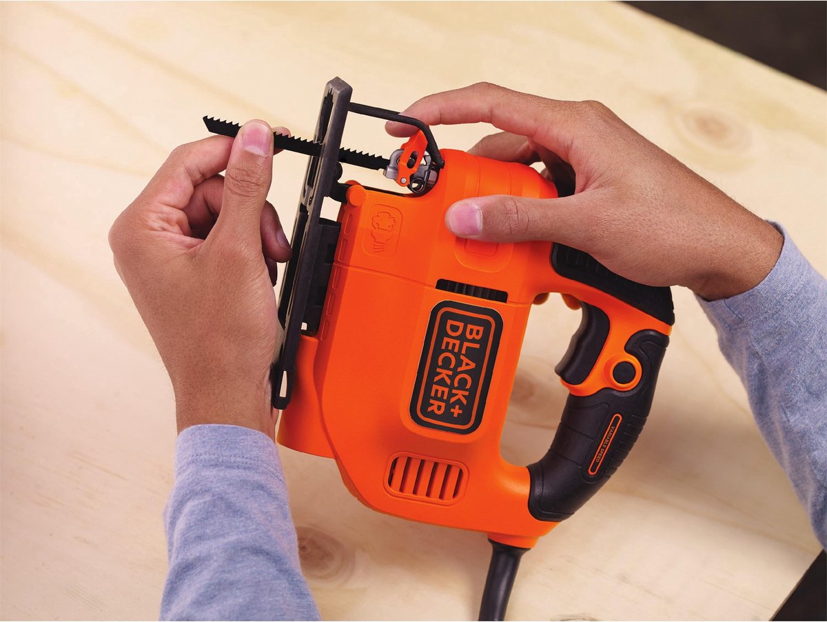 Seghetto alternativo black+decker 520w. tagli dritti. curve e smussi a 45°. velocità variabile - ks701ek-qs