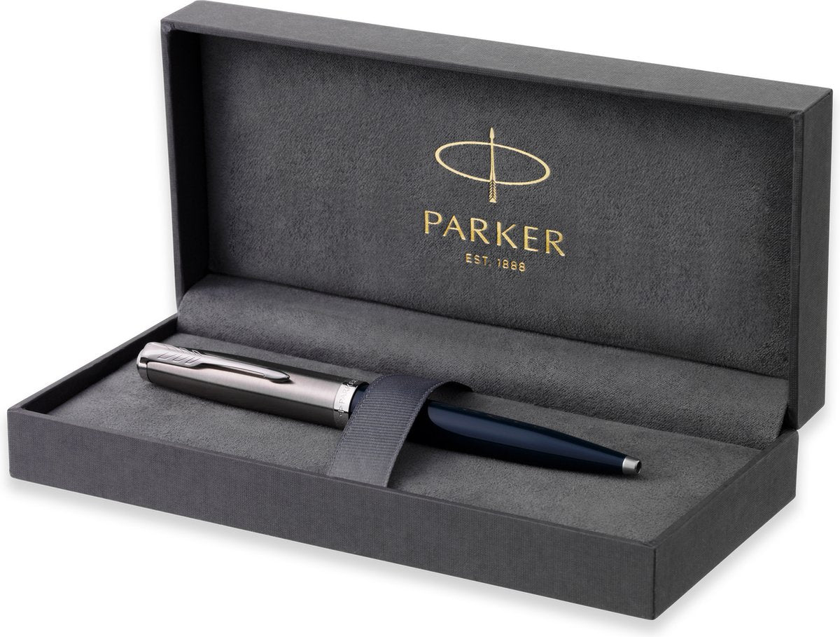 Bolígrafo Parker 51 | carcasa azul oscuro con acabado cromado | punta media con recarga de tinta negra | embalaje de regalo