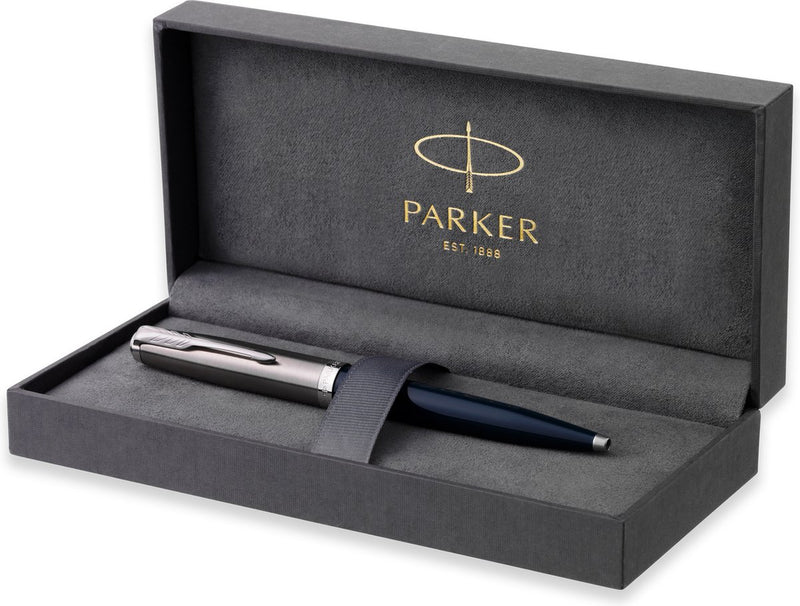 Bolígrafo Parker 51 | carcasa azul oscuro con acabado cromado | punta media con recarga de tinta negra | embalaje de regalo