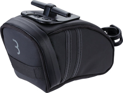 Bbb cycling curvepack reflect zadeltas fiets - racefiets tas tarpaulin - reflecterend tasje - zwart - maat m - bsb-13m