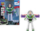 Mattel Disney y Pixar Toy Story Flight Mode Hi-Tech Edition - Buzz Lightyear en una escala de 30 cm y más de 35 sonidos - Holandés