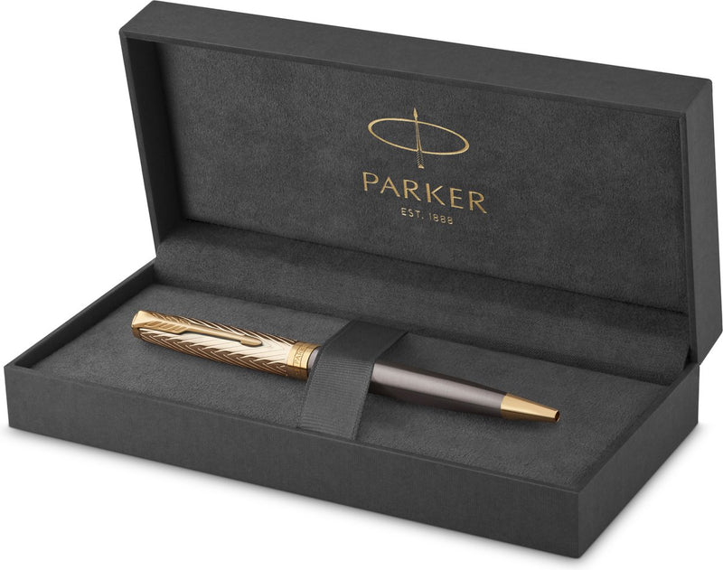 Bolígrafo Parker Sonnet Pioneers Collection | lacado gris con tapa y detalles dorados | punto medio | tinta negra | con caja de regalo
