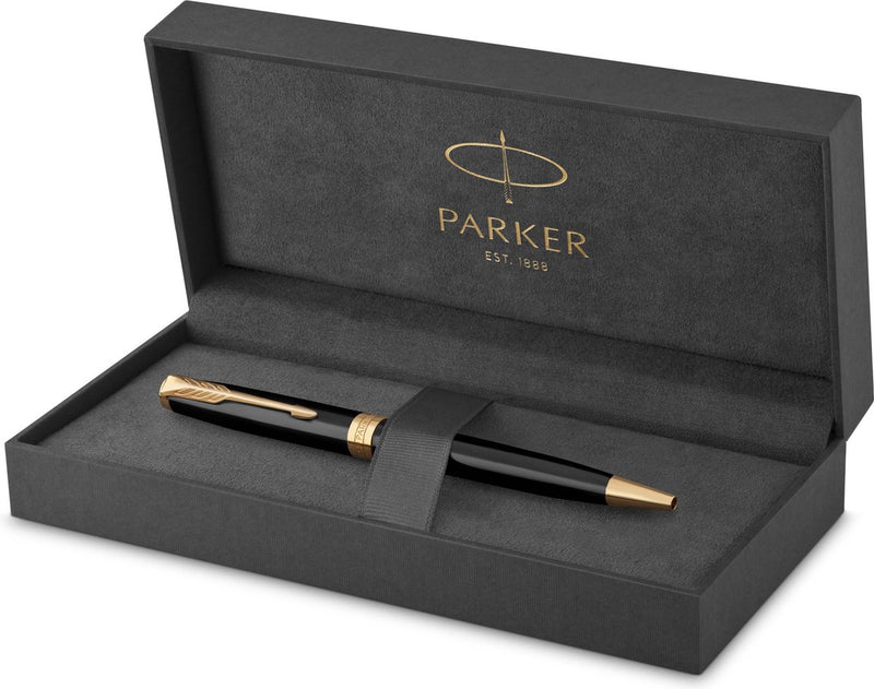 Bolígrafo Parker Sonnet | lacado negro con borde dorado | punto medio con tinta negra | embalaje de regalo