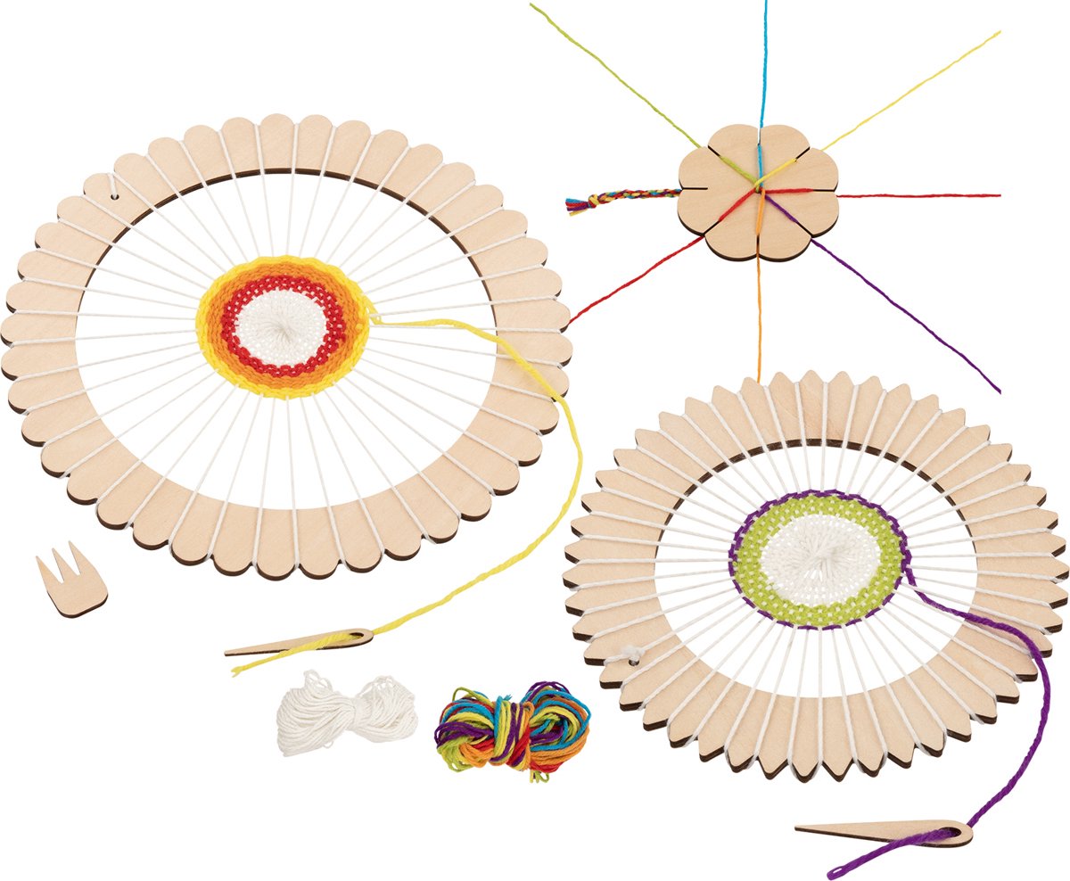 Goki Wooden Tround y Braid Craft Set