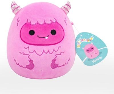 Jazwares squishmallows - pequeño peluche (nenezy - yeti rosa) - peluche de 19 cm