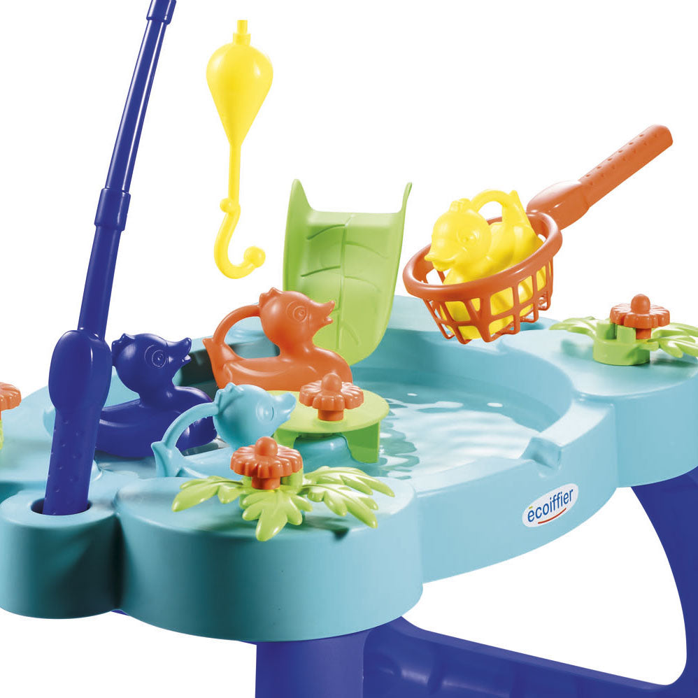 Ecoiffier Sport jugando pesca en mesa