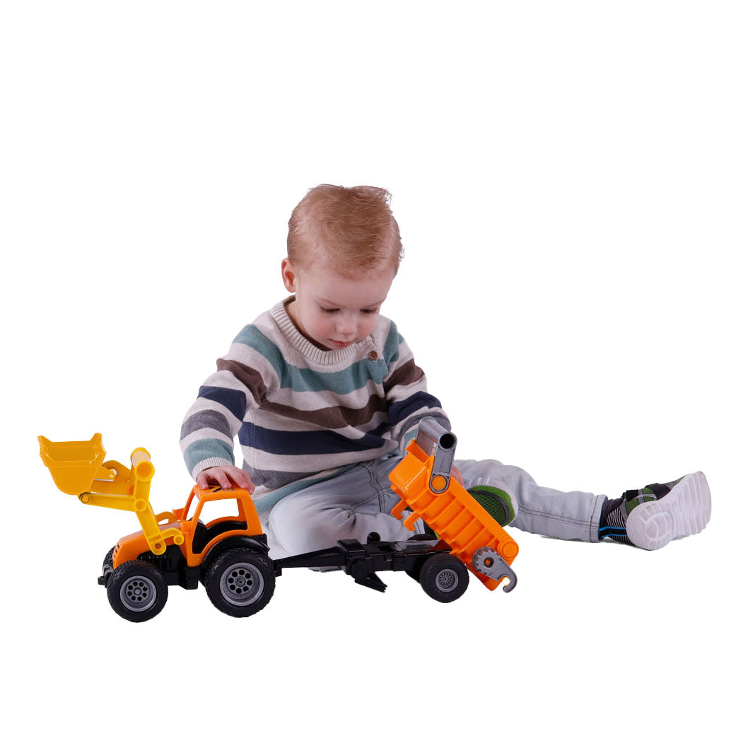 Cavallino tractor met voorlader en aanhanger