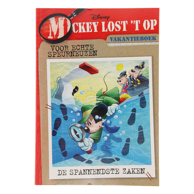 Il libro delle vacanze Mickey lo risolve