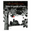 Boek specials Nederland bv (ad alta voce) leggendo il libro l'orso non è mai solo