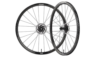Juego de ruedas Shimano ffwd carbon outlaw 29 microspline boost dt240 buje