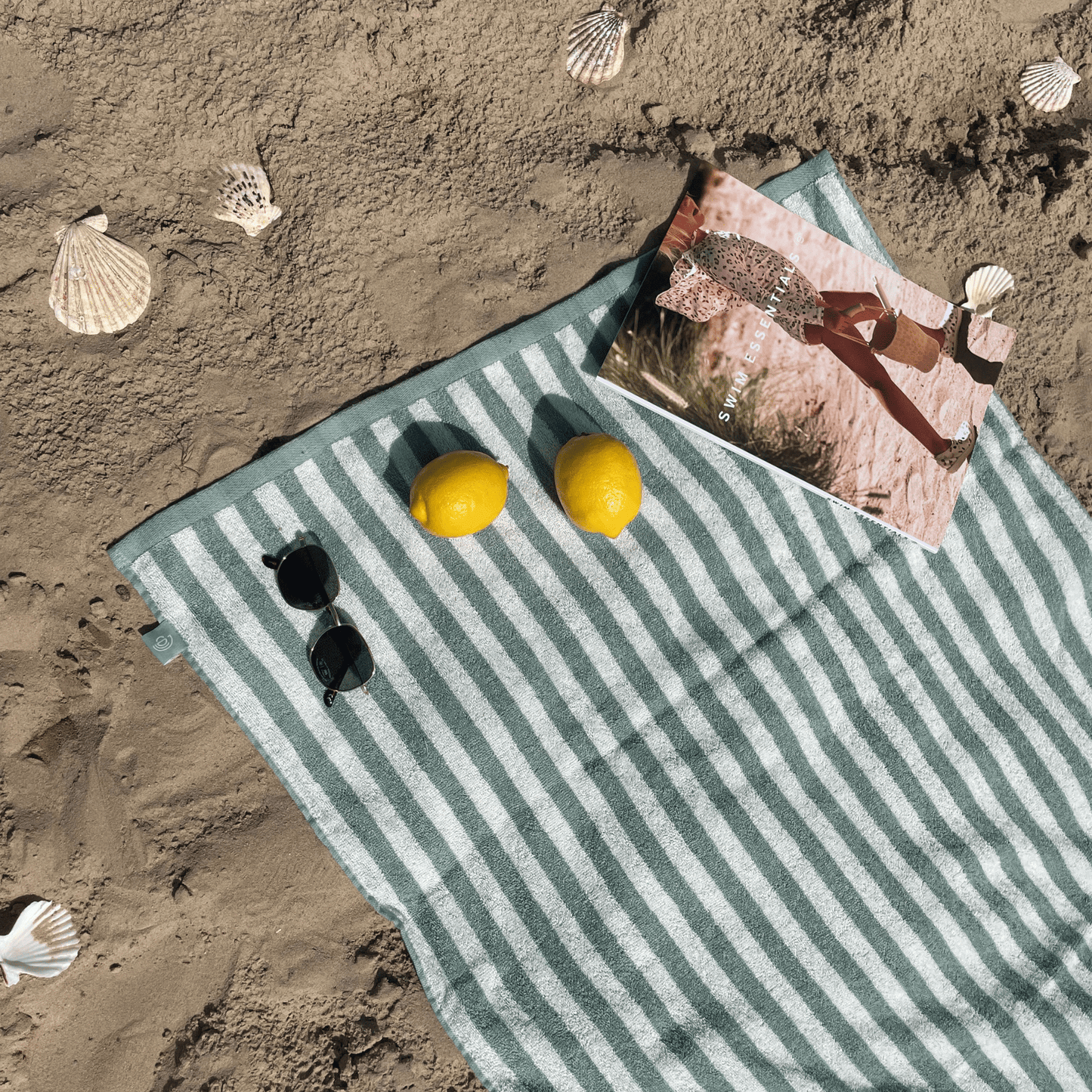 Resort Stripe | Asciugamano di cotone bianco verde 135 x 65 cm