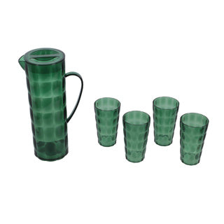 Passare con 4 bicchieri di bevande di set verde di plastica di 5