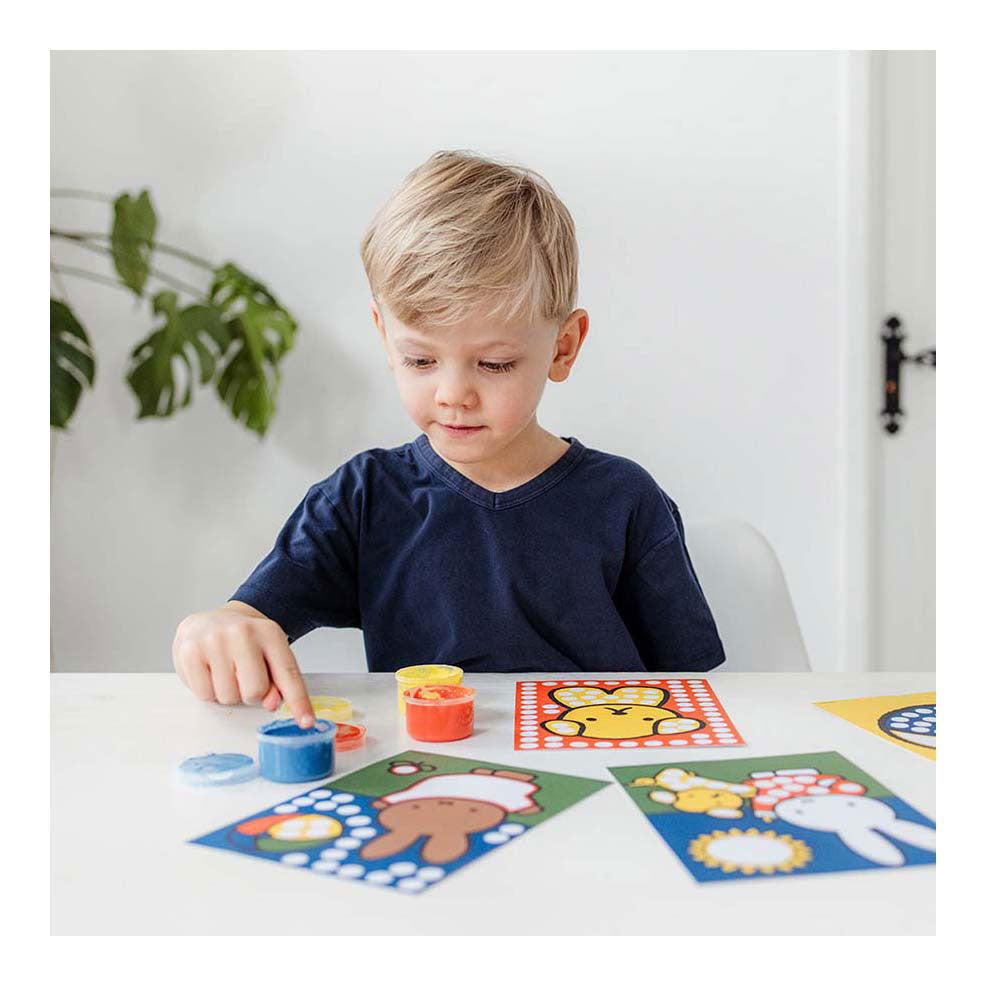 Miffy Creative con pintura con los dedos
