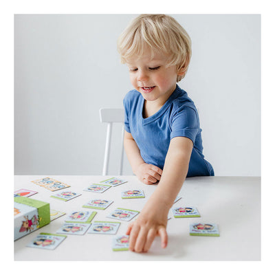 Giocattoli bambolino fien teun memo