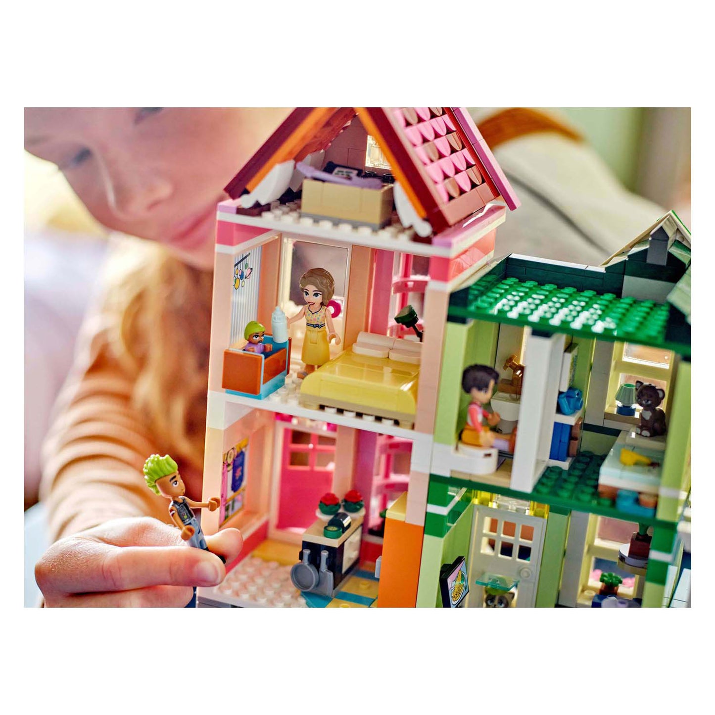 LEGO LEGO Friends 42670 Heartlake City Apartments and Shops