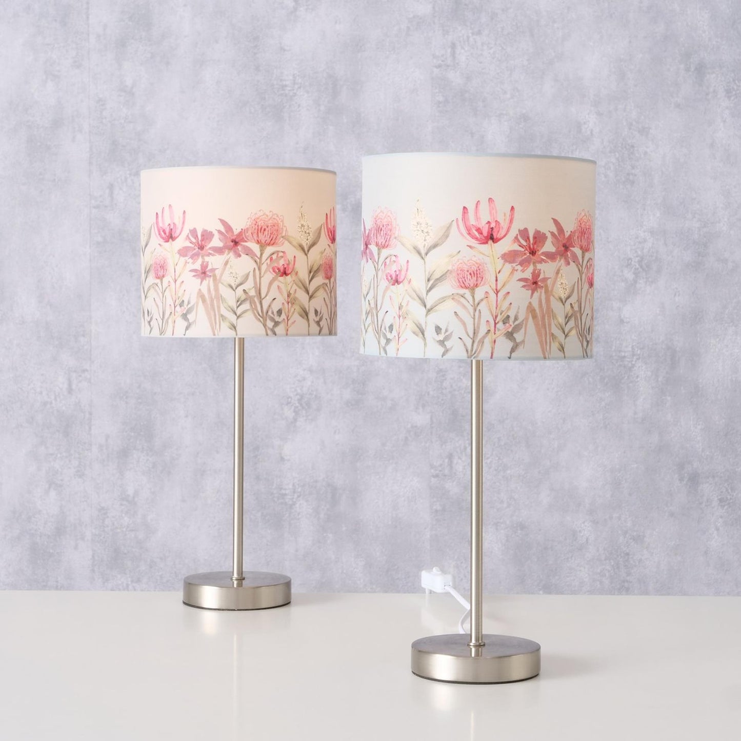 Lámpara de mesa Boltze home con pantalla diseño floral h40cm