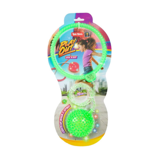 Toi-toys juega un viejo juego de columpio con luz
